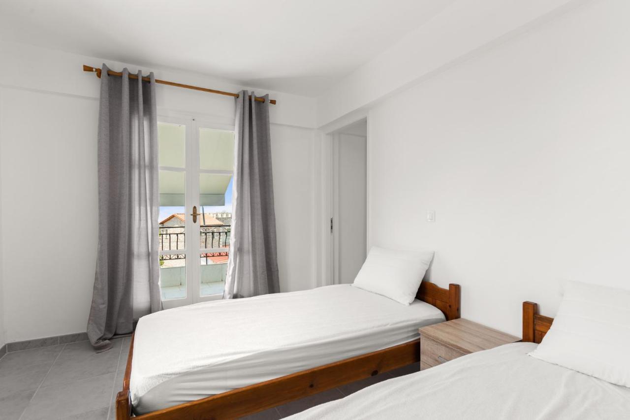 Nikolas Apartments Stoupa Lévktron 外观 照片